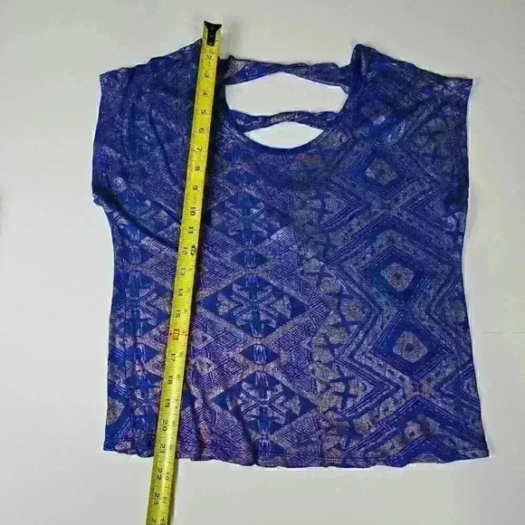 Daytrip Blue Print Top Medium Aztec Print - Picture 3 of 7